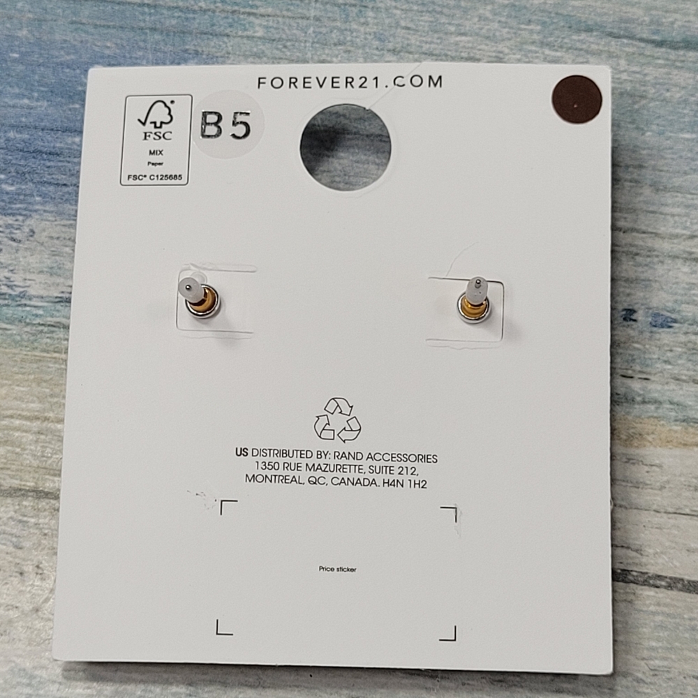 Forever 21 Blue Sparkling Stud Earrings - Picture 2 of 5